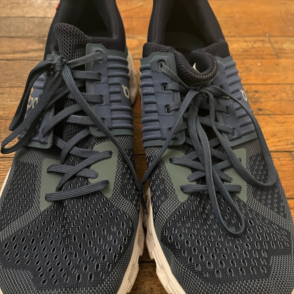 On Cloudswift Running Shoes Mens Size 10.5 Navy/White CloudTec Swiss - Picture 2 of 6